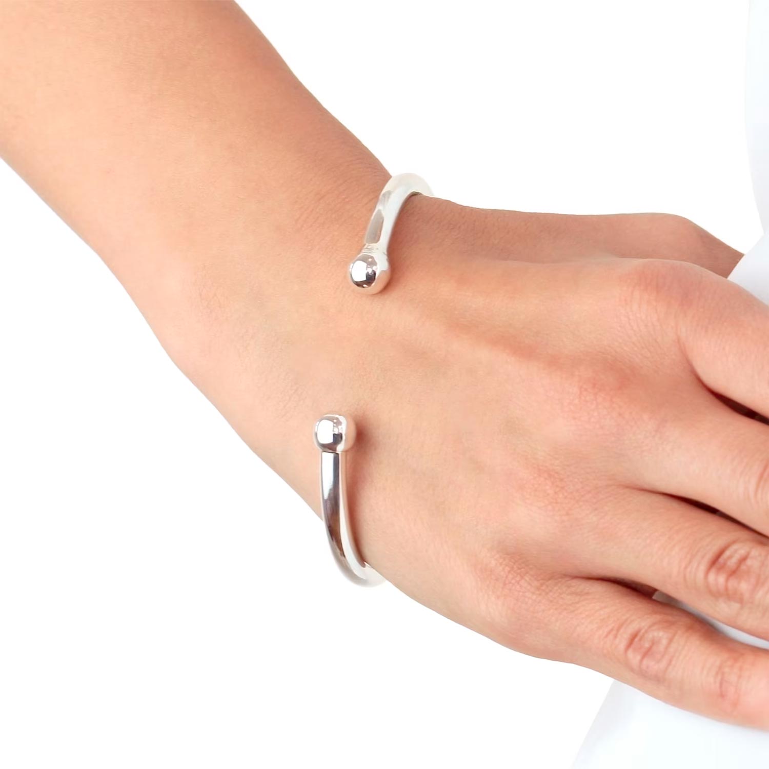 Sterling Silver 5mm Torque Bangle - imagine 2
